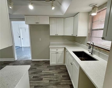 6346 Saint Andrews Circle S - Photo Thumbnail 3