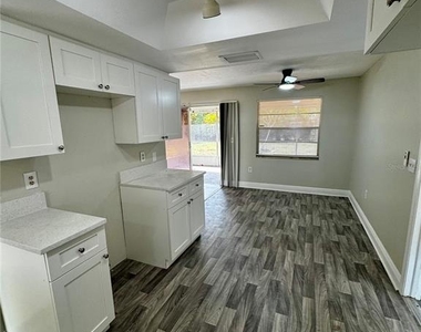 6346 Saint Andrews Circle S - Photo Thumbnail 4