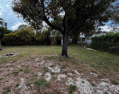 6346 Saint Andrews Circle S - Photo Thumbnail 20