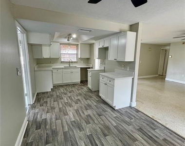 6346 Saint Andrews Circle S - Photo Thumbnail 5