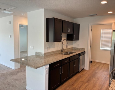 2651 1/2 Bayside Drive S - Photo Thumbnail 5