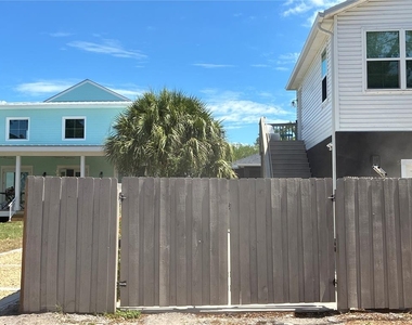 2651 1/2 Bayside Drive S - Photo Thumbnail 1