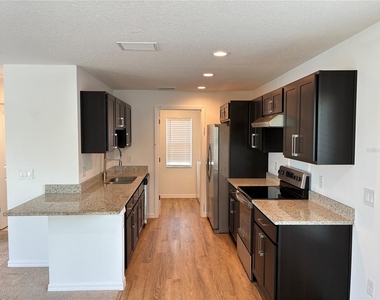 2651 1/2 Bayside Drive S - Photo Thumbnail 4