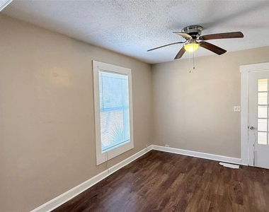 2609 4th Street S - Photo Thumbnail 3
