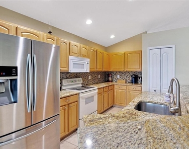 18821 Maisons Drive - Photo Thumbnail 9