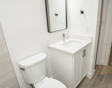 11314 N 52nd Street - Photo Thumbnail 24