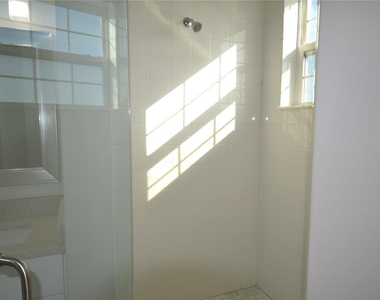 5732 Biscayne Court - Photo Thumbnail 17