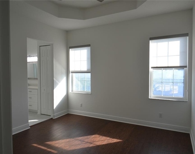 5732 Biscayne Court - Photo Thumbnail 12