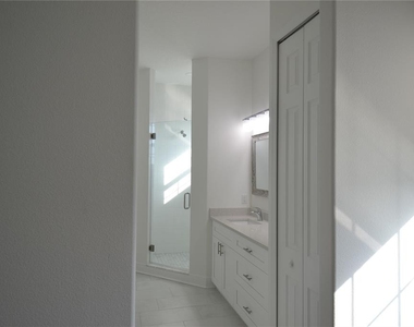 5732 Biscayne Court - Photo Thumbnail 14