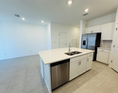 2264 Paravane Way - Photo Thumbnail 6