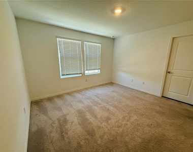 2264 Paravane Way - Photo Thumbnail 24