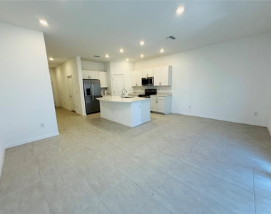 2264 Paravane Way - Photo Thumbnail 2