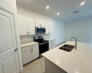 2264 Paravane Way - Photo Thumbnail 10