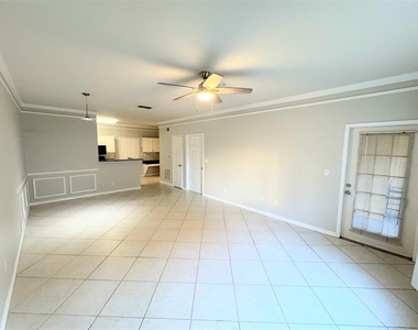 4305 Bayside Village Drive - Photo Thumbnail 6