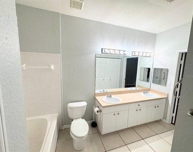 4305 Bayside Village Drive - Photo Thumbnail 11
