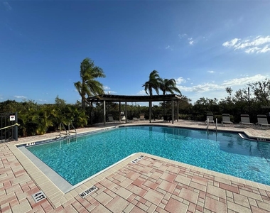 4305 Bayside Village Drive - Photo Thumbnail 22