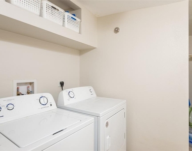 2407 S Harold Avenue - Photo Thumbnail 14