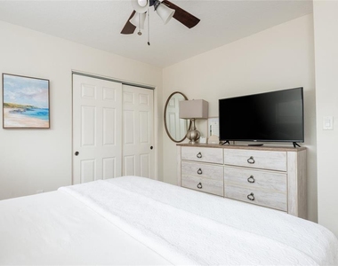 2407 S Harold Avenue - Photo Thumbnail 16