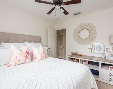 2407 S Harold Avenue - Photo Thumbnail 19