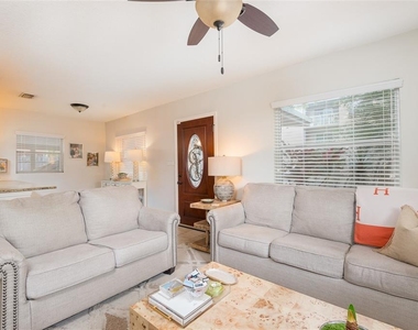 2407 S Harold Avenue - Photo Thumbnail 7