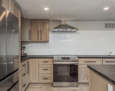4036 Sunray Drive - Photo Thumbnail 12