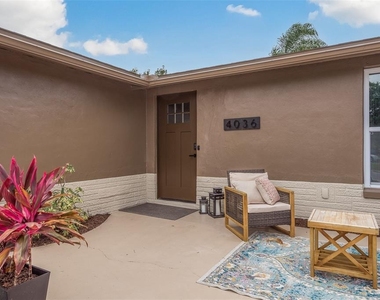 4036 Sunray Drive - Photo Thumbnail 2