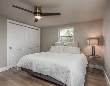 4036 Sunray Drive - Photo Thumbnail 18