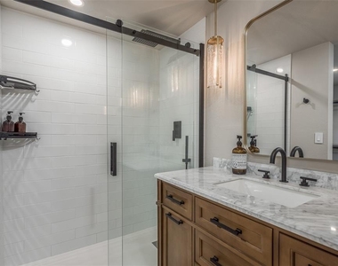 4036 Sunray Drive - Photo Thumbnail 16