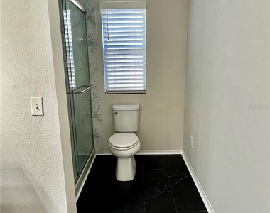 18916 Randall Place - Photo Thumbnail 12