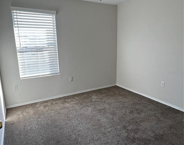 18916 Randall Place - Photo Thumbnail 17