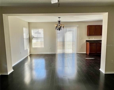18916 Randall Place - Photo Thumbnail 4