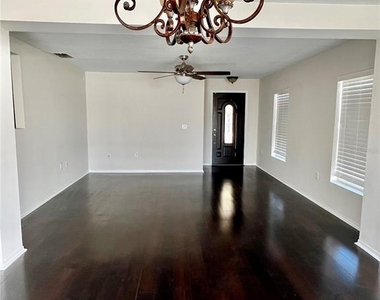 18916 Randall Place - Photo Thumbnail 3