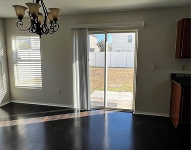 18916 Randall Place - Photo Thumbnail 6