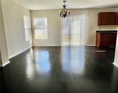 18916 Randall Place - Photo Thumbnail 5