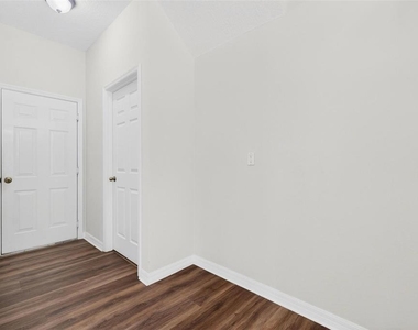 5185 6th Way N - Photo Thumbnail 11