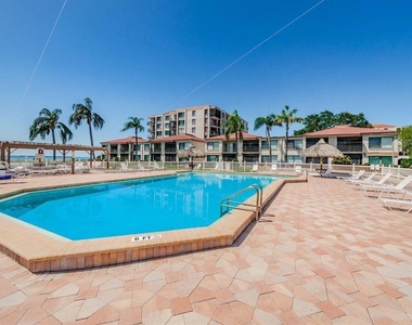 6218 Palma Del Mar Boulevard S - Photo Thumbnail 15