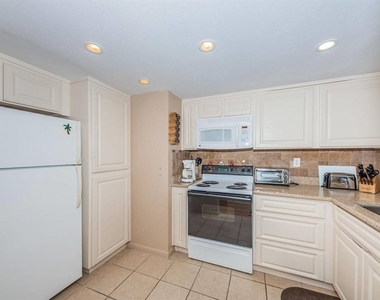 6218 Palma Del Mar Boulevard S - Photo Thumbnail 2