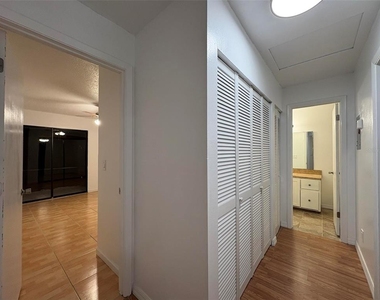 1724 Foxhall Circle - Photo Thumbnail 12