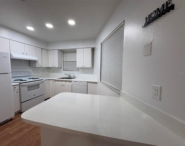 1724 Foxhall Circle - Photo Thumbnail 3