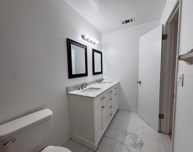 1724 Foxhall Circle - Photo Thumbnail 10