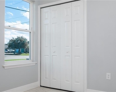 401 Albatross Court - Photo Thumbnail 8