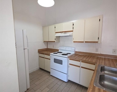 6031 Scotchwood Glen - Photo Thumbnail 5