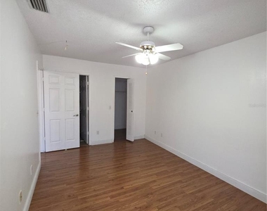 6031 Scotchwood Glen - Photo Thumbnail 10