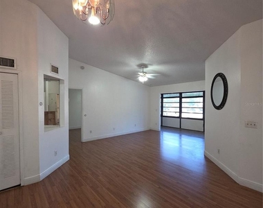 6031 Scotchwood Glen - Photo Thumbnail 8