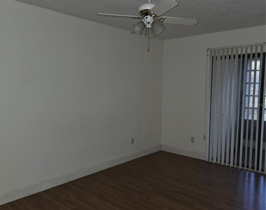 6031 Scotchwood Glen - Photo Thumbnail 8
