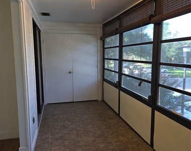 6031 Scotchwood Glen - Photo Thumbnail 13