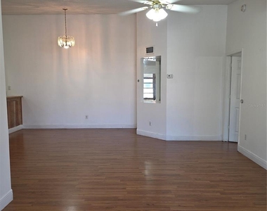 6031 Scotchwood Glen - Photo Thumbnail 15