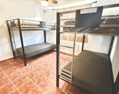 Ph-7 La Costa Apts - Photo Thumbnail 17