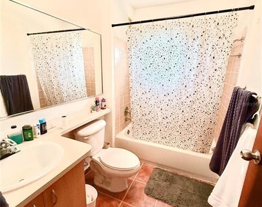 Ph-7 La Costa Apts - Photo Thumbnail 16
