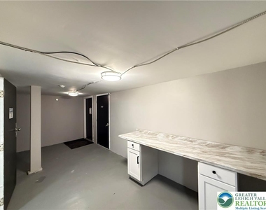 202 N 6th Street - Photo Thumbnail 13